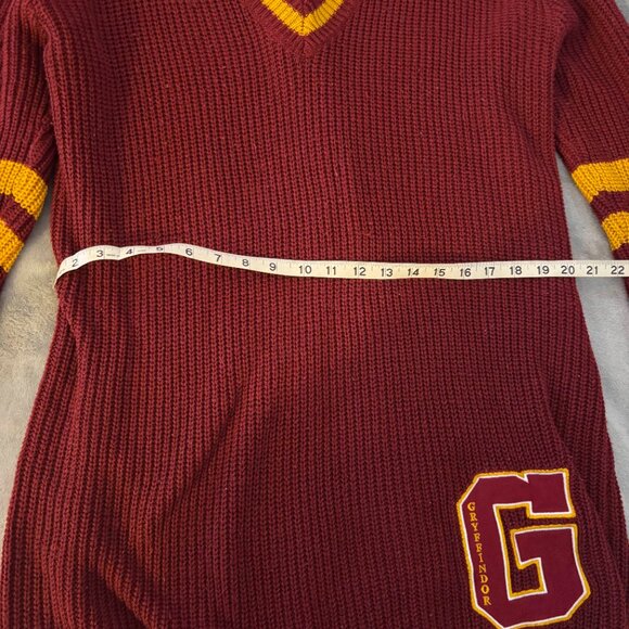 ✨ harry potter gryffindor red & gold crochet knit sweater dress disney size m ✨ - Picture 6 of 6